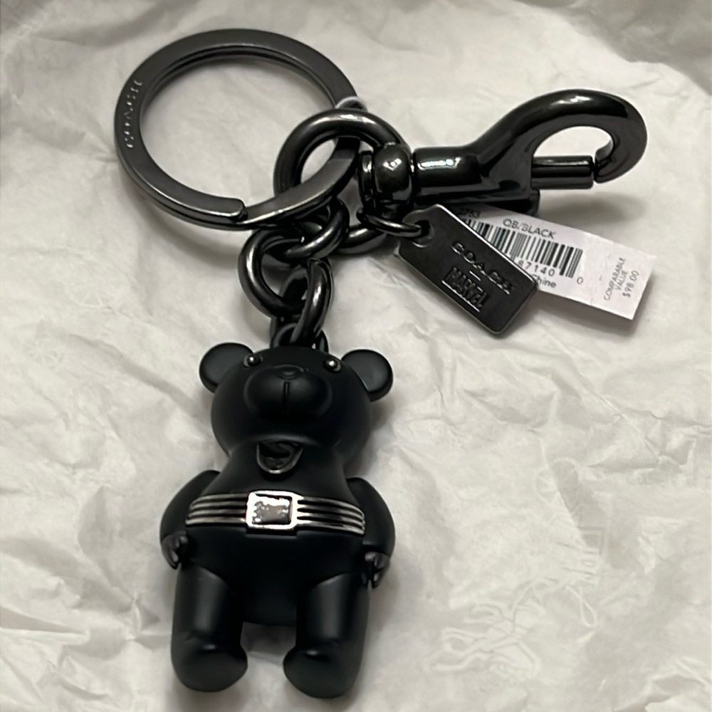 COACH x Marvel Collab keychain Matte BLACK PANTHER